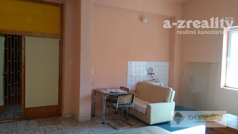 2568 Ponúkame Vám na prenájom miestnosti na M.R.Štefánika v Nových Zámkoch