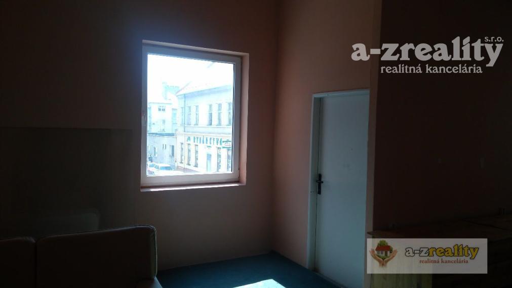 2568 Ponúkame Vám na prenájom miestnosti na M.R.Štefánika v Nových Zámkoch