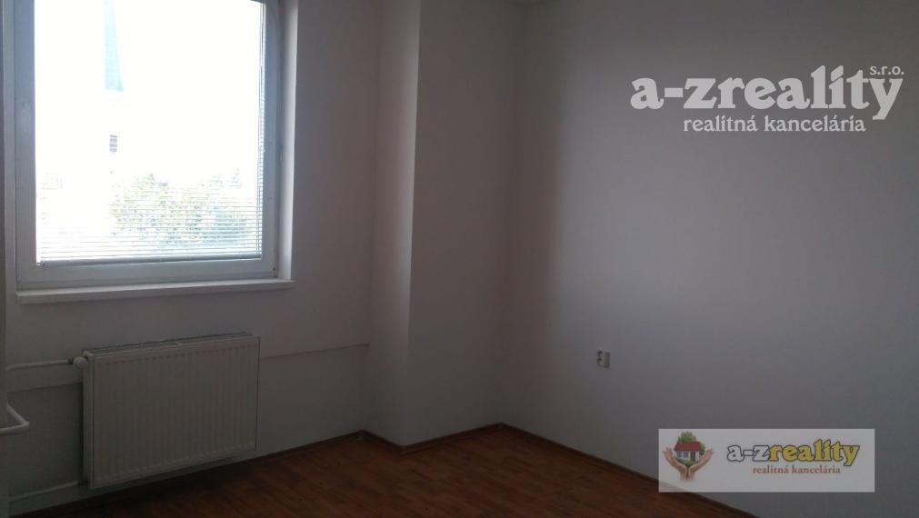 2568 Ponúkame Vám na prenájom miestnosti na M.R.Štefánika v Nových Zámkoch