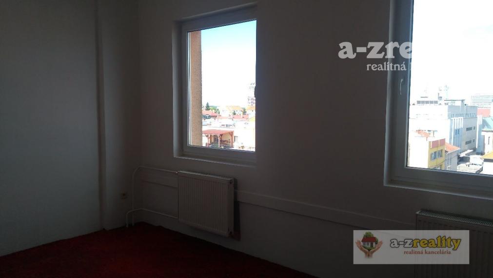 2568 Ponúkame Vám na prenájom miestnosti na M.R.Štefánika v Nových Zámkoch