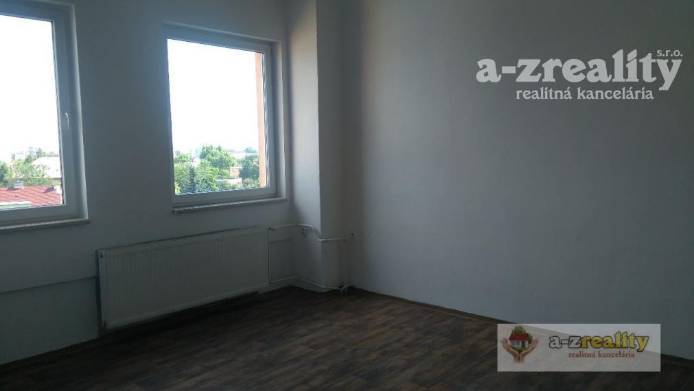 2568 Ponúkame Vám na prenájom miestnosti na M.R.Štefánika v Nových Zámkoch