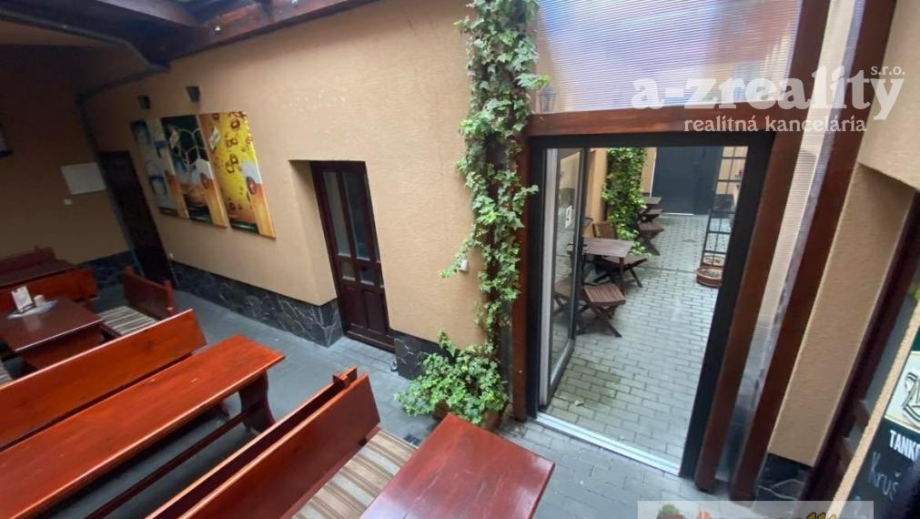 Zľava z ceny! Polyfunkčná budova v Komárne na predaj!