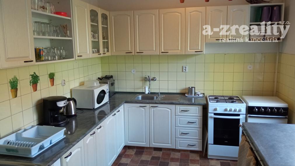 Ponúkame na predaj pekný penzión v Patinciach