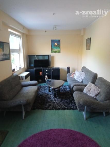 Ponúkame na predaj pekný penzión v Patinciach