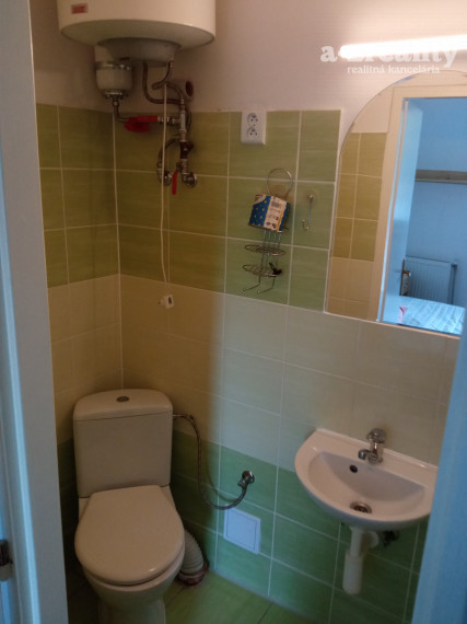 Ponúkame na predaj pekný penzión v Patinciach