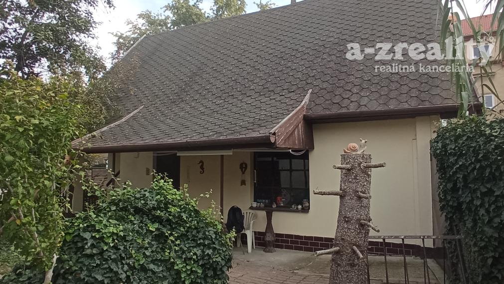 2 budovy v centre Komárna na predaj!