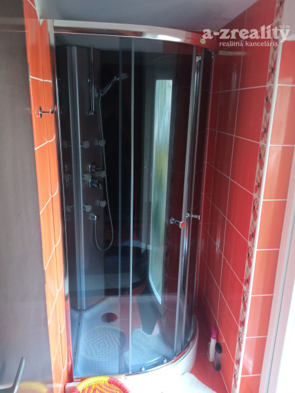 2 budovy v centre Komárna na predaj!