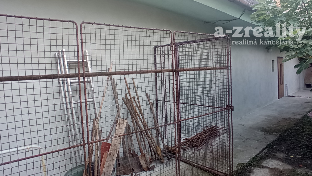 2 budovy v centre Komárna na predaj!