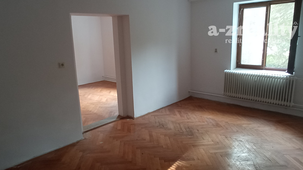 2 budovy v centre Komárna na predaj!