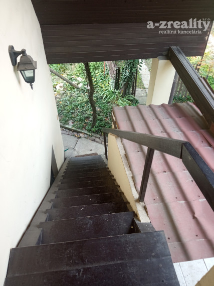 2 budovy v centre Komárna na predaj!