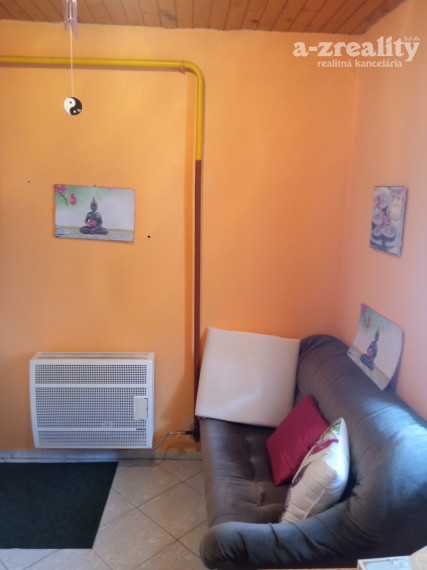 2 budovy v centre Komárna na predaj!