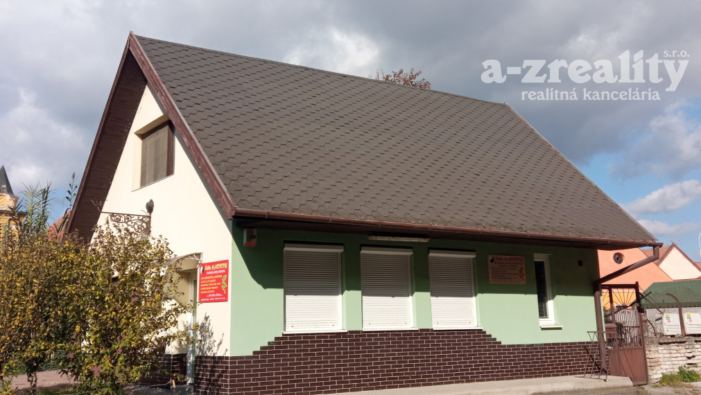 2 budovy v centre Komárna na predaj!