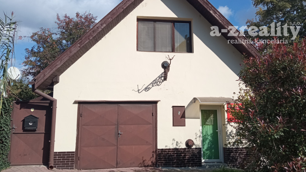 2 budovy v centre Komárna na predaj!