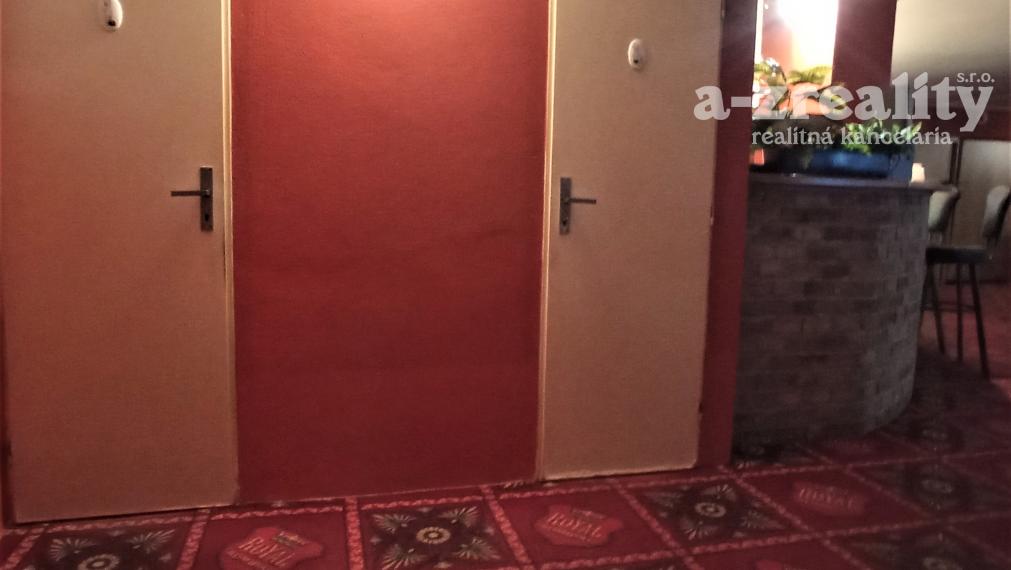 Komerčný priestor v centre Komárna na prenájom