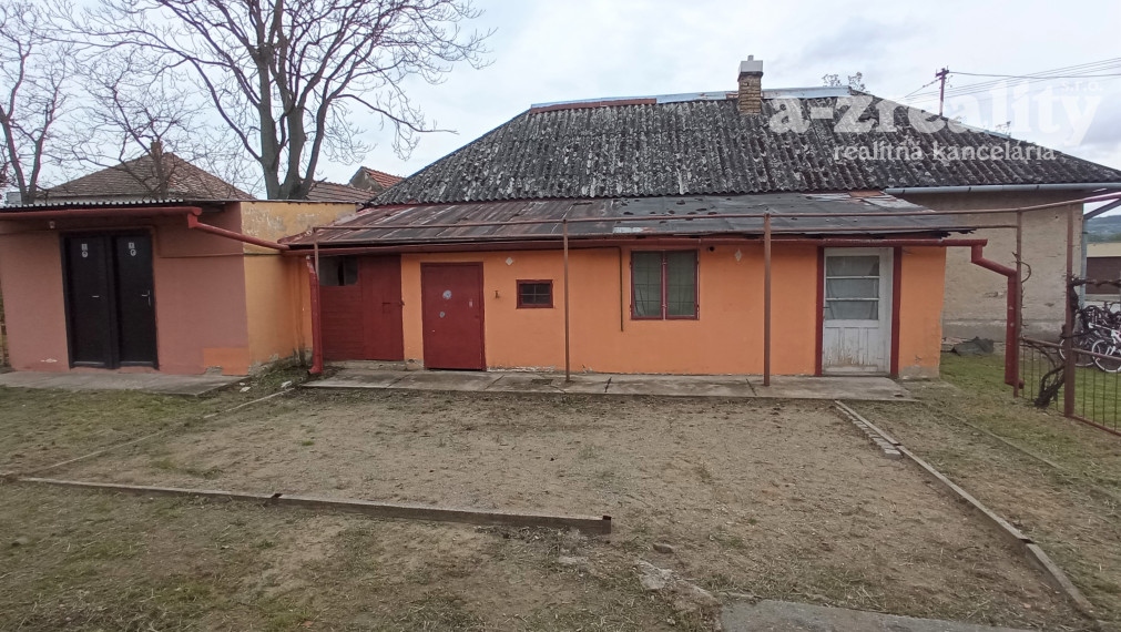 Komerčný objekt  v Radvani nad Dunajom na prenájom