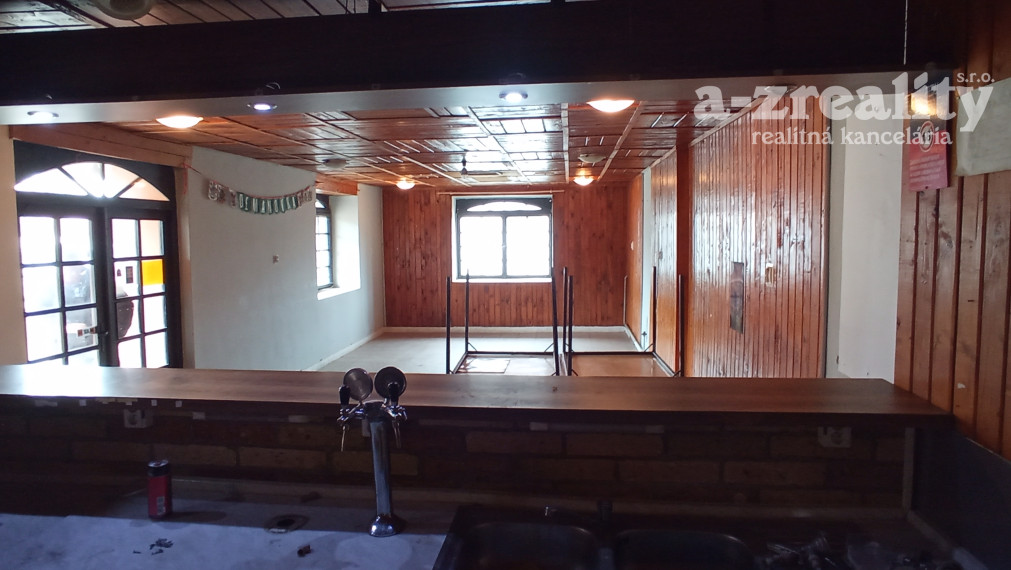 Komerčný objekt  v Radvani nad Dunajom na prenájom