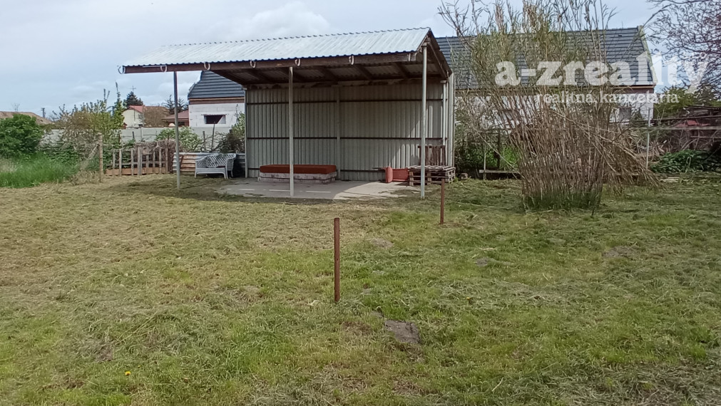 Komerčný objekt  v Radvani nad Dunajom na prenájom