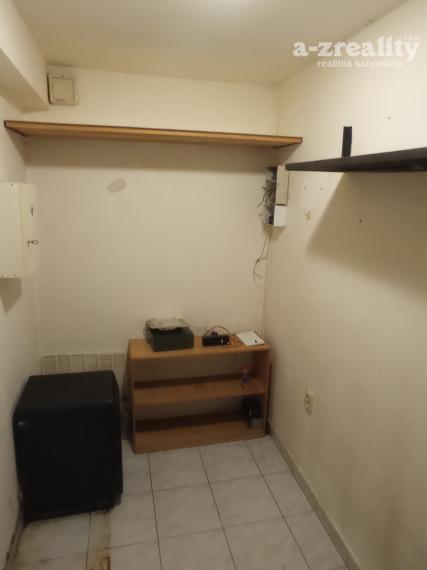 Komerčný priestor v centre Komárna na prenájom