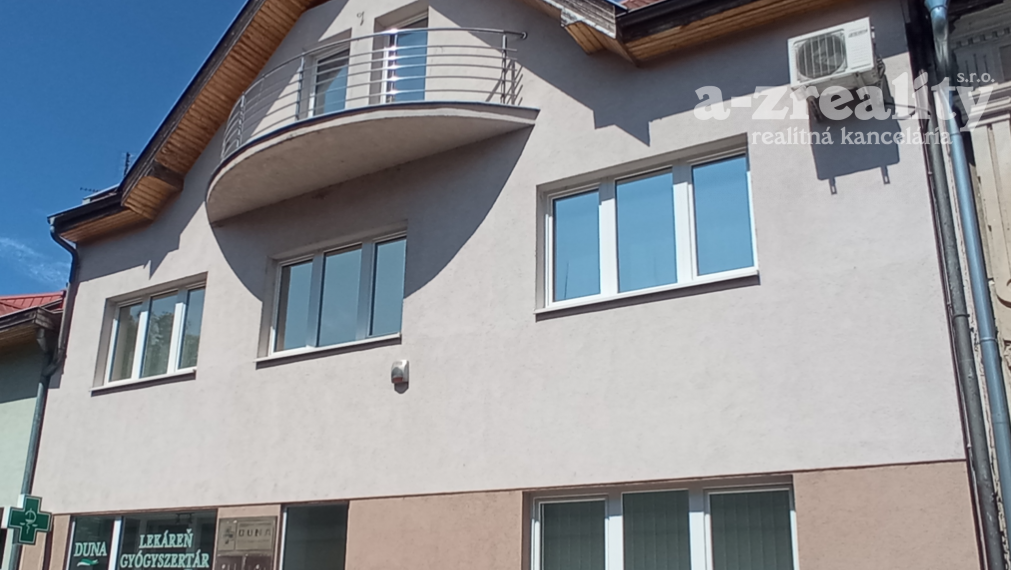 Komerčná budova v centre Komárna na predaj