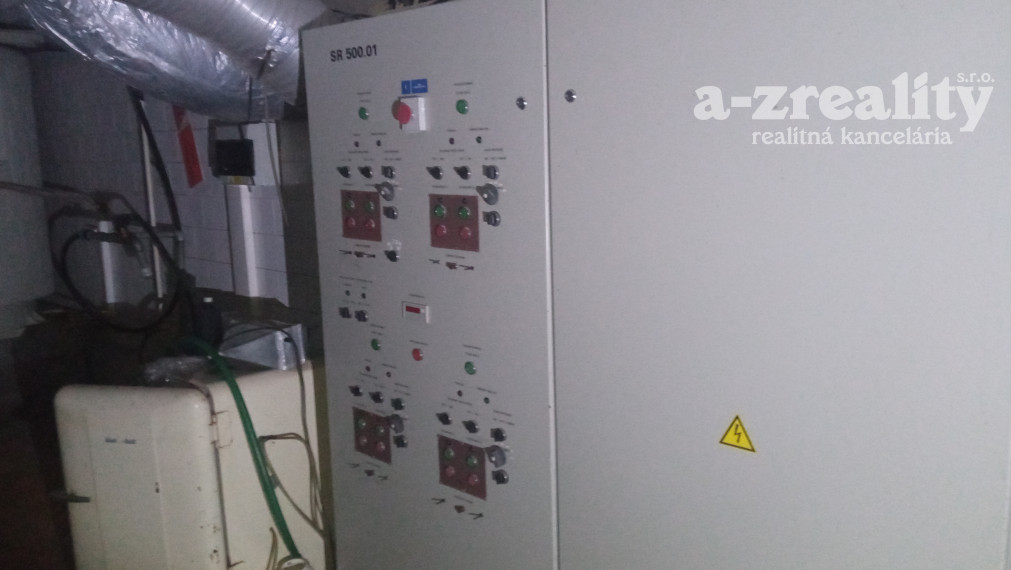 Znížená cena! Komerčný objekt na predaj - Dulovce