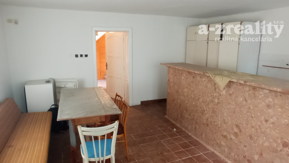 Znížená cena! Komerčný objekt na predaj - Dulovce