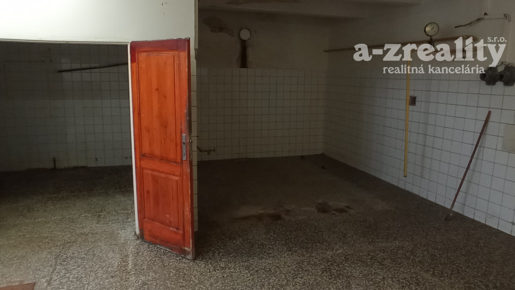 Znížená cena! Komerčný objekt v Zemianskej Olči na predaj