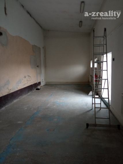 Znížená cena! Komerčný objekt v Zemianskej Olči na predaj