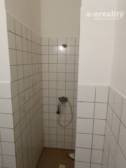 Znížená cena! Komerčný objekt v Zemianskej Olči na predaj