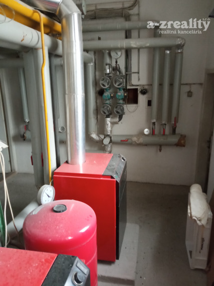 Znížená cena! Komerčný objekt v Zemianskej Olči na predaj