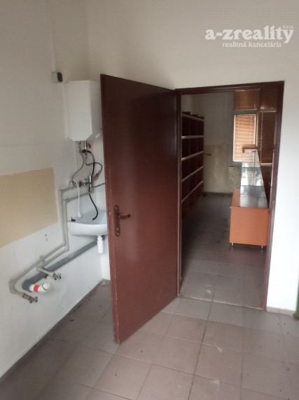 Znížená cena! Komerčný objekt v Zemianskej Olči na predaj