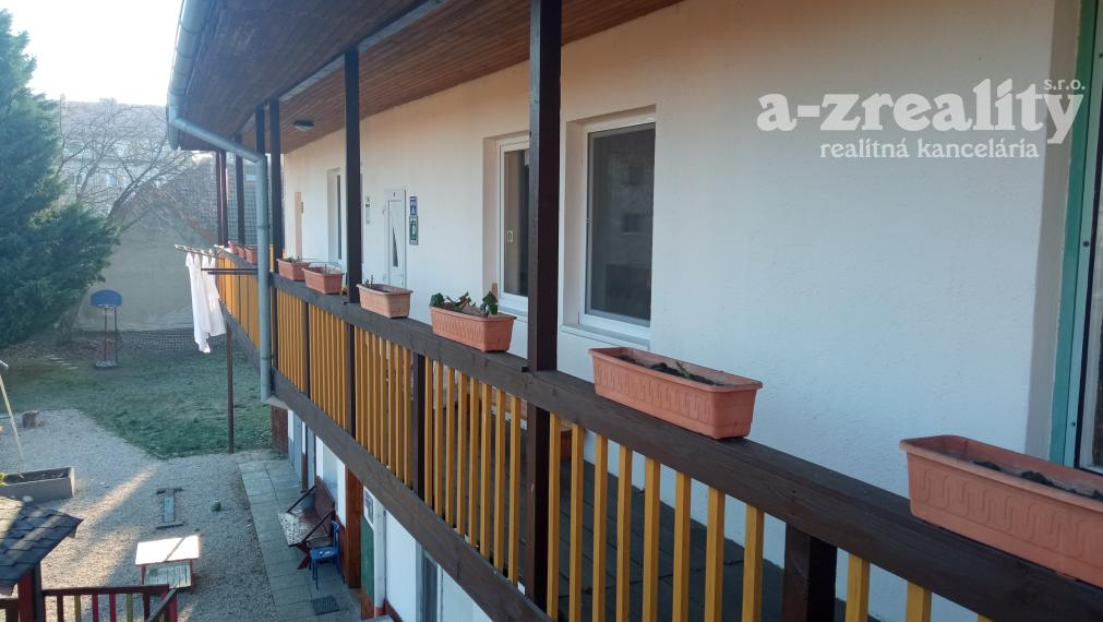 Znížená cena - polyfunkčná budova v centre Komárna na predaj