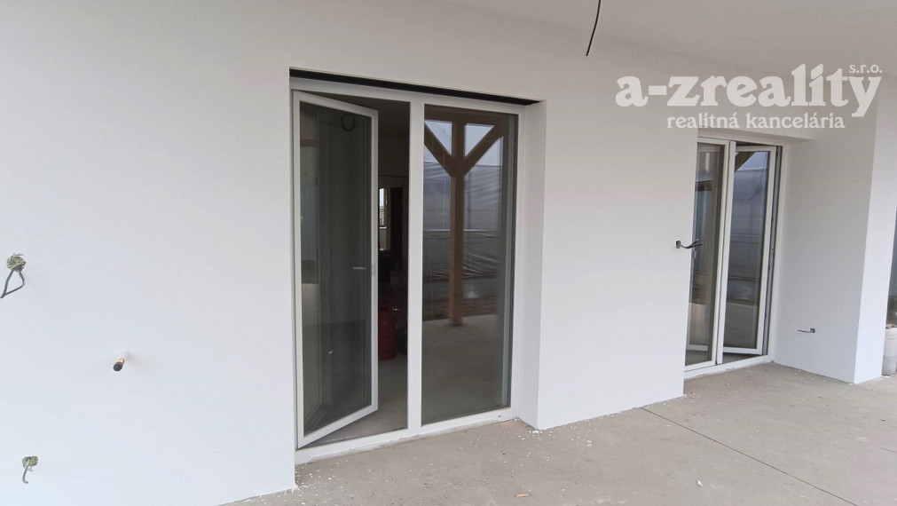 ZNÍŽENÁ CENA! Na predaj novostavba RD v Nesvadoch