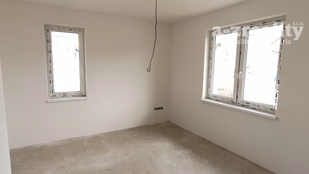 ZNÍŽENÁ CENA! Na predaj novostavba RD v Nesvadoch