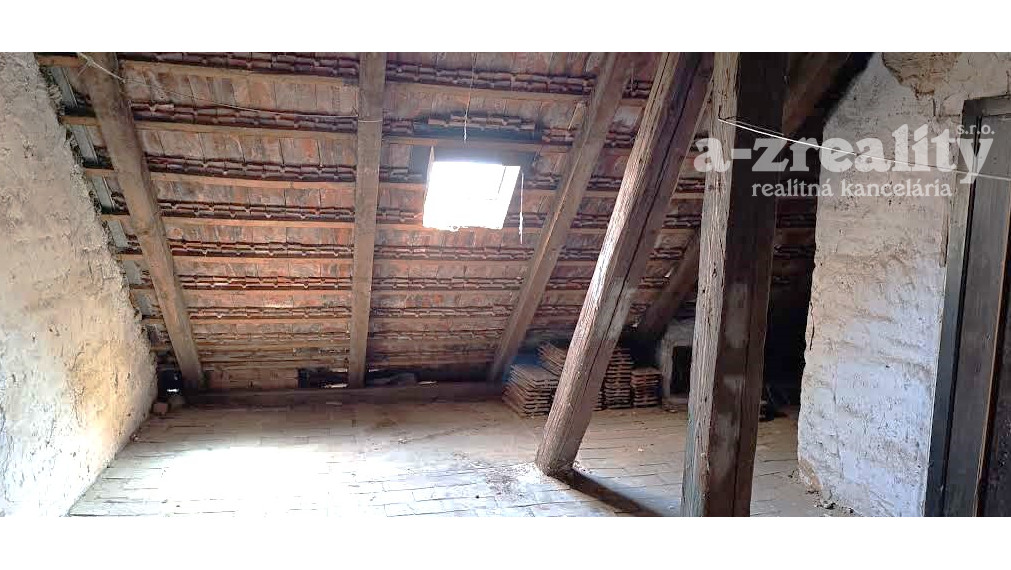 Na predaj starší rodinný dom v Nových Zámkoch