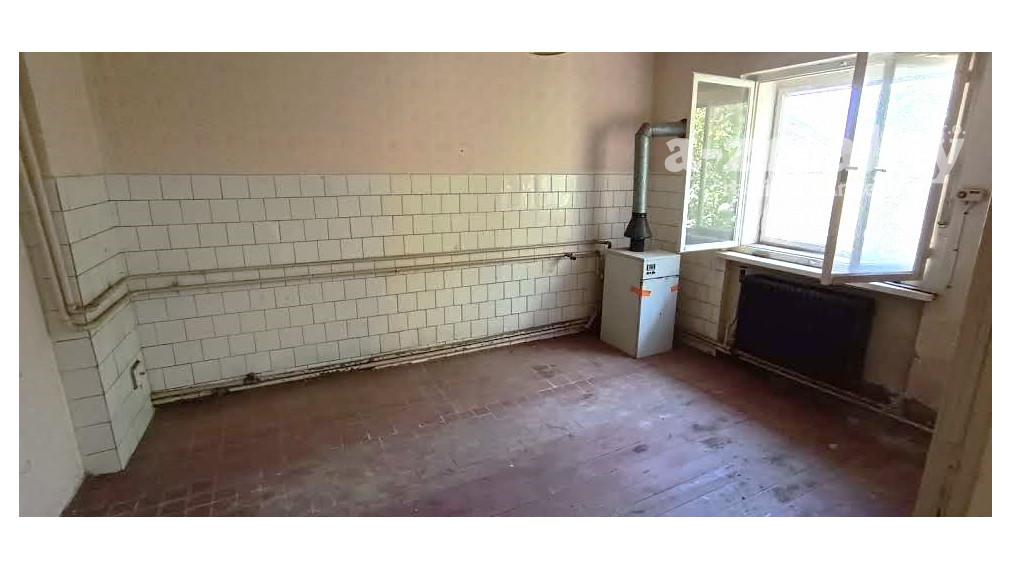 Na predaj starší rodinný dom v Nových Zámkoch