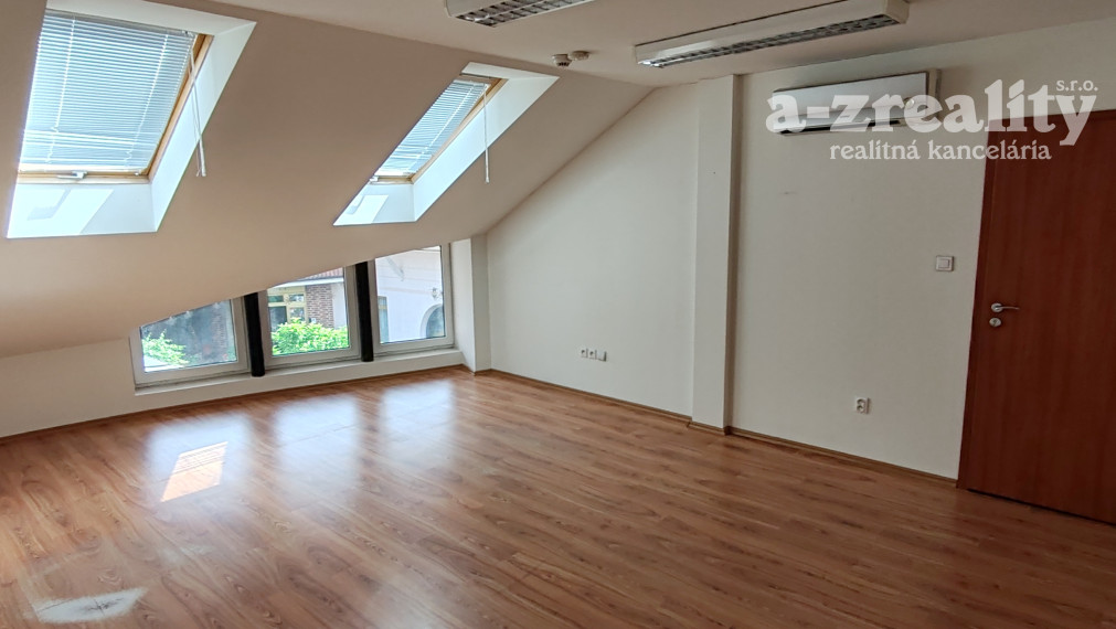 Investičná príležitosť v centre Komárna!