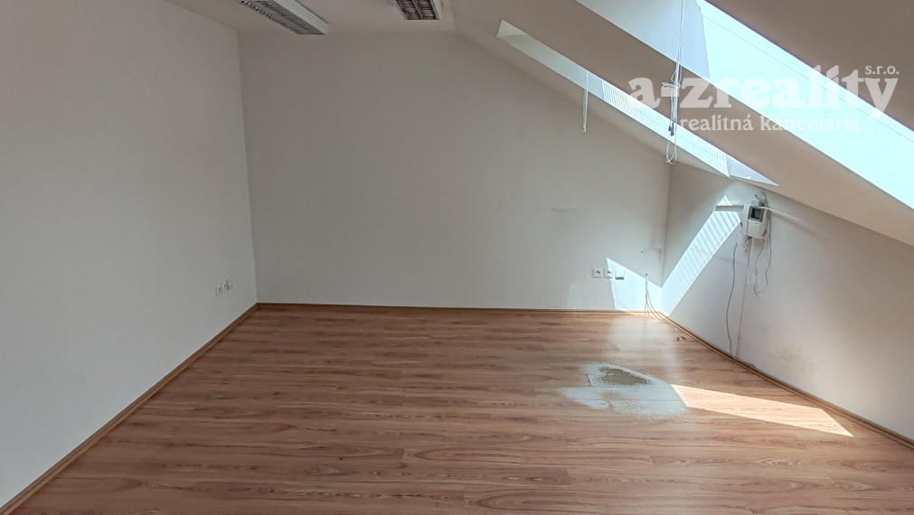 Investičná príležitosť v centre Komárna!