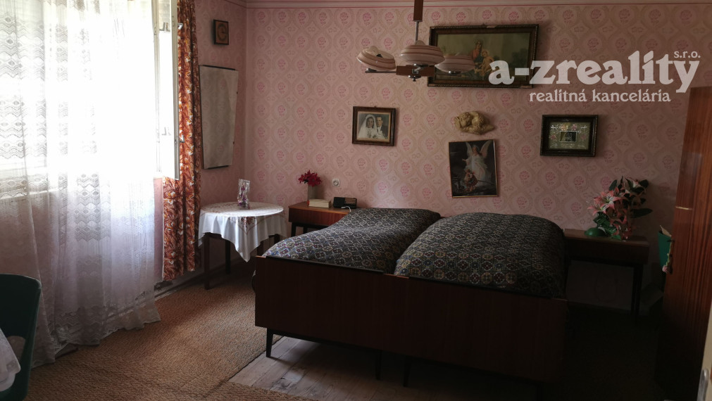 Na predaj starší RD na veľkom pozemku v Tvrdošovciach