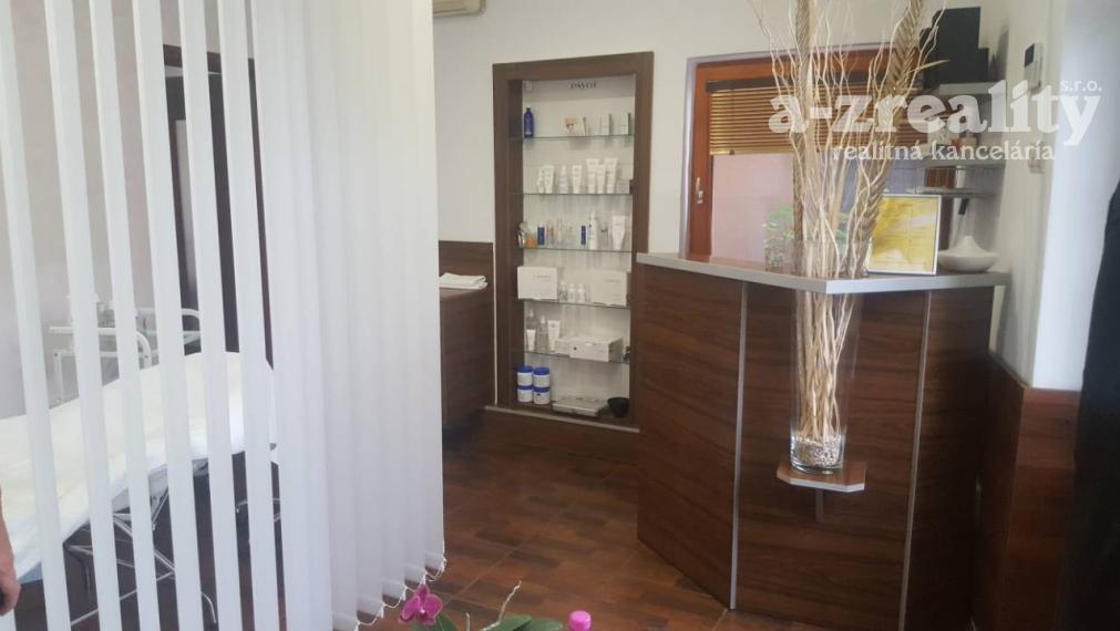 Zľava z ceny! Polyfunkčná budova v Komárne na predaj!