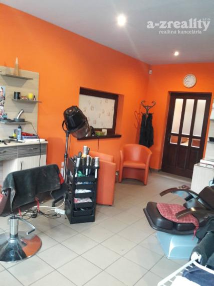 Zľava z ceny! Polyfunkčná budova v Komárne na predaj!