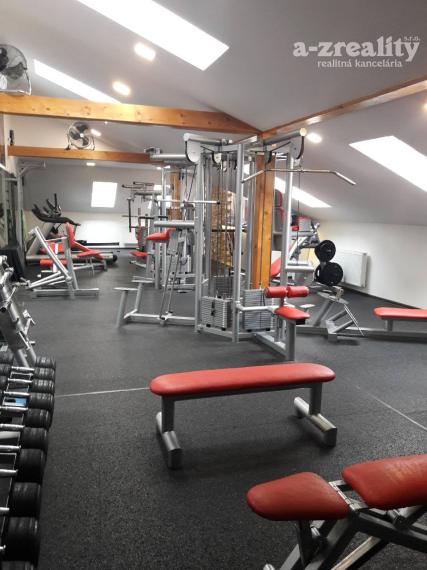 Zľava z ceny! Polyfunkčná budova v Komárne na predaj!