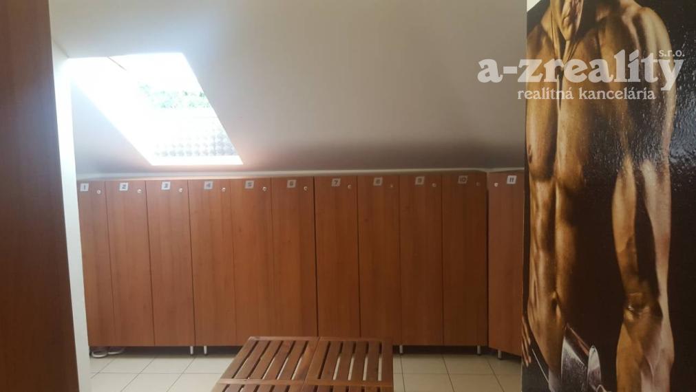 Zľava z ceny! Polyfunkčná budova v Komárne na predaj!