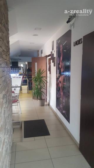 Zľava z ceny! Polyfunkčná budova v Komárne na predaj!