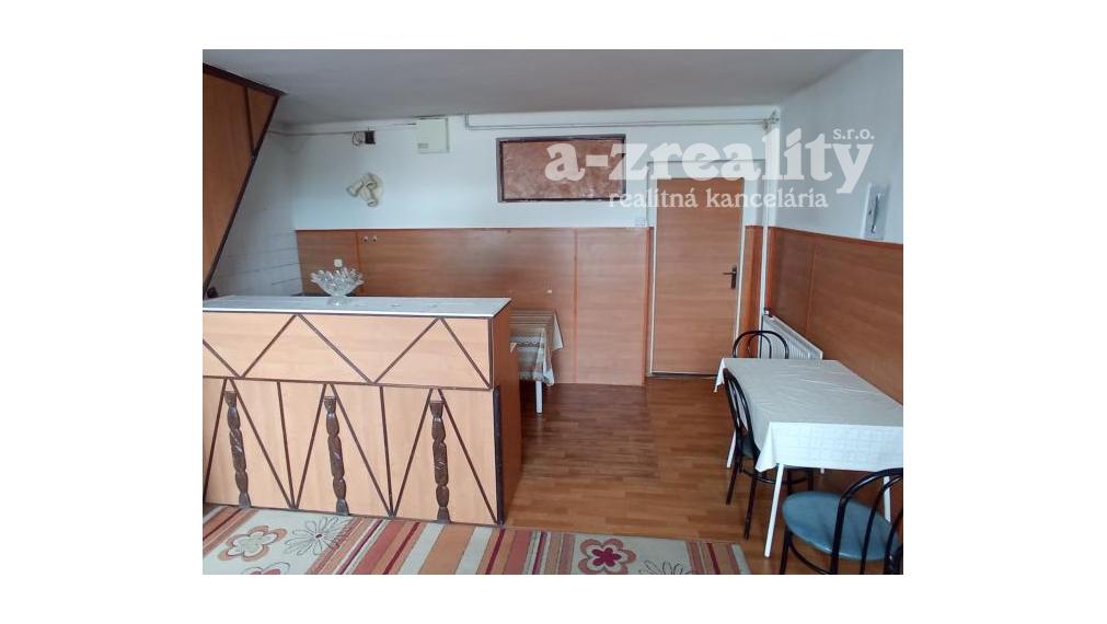 Ponúkame na predaj komerčný objekt v Komárne