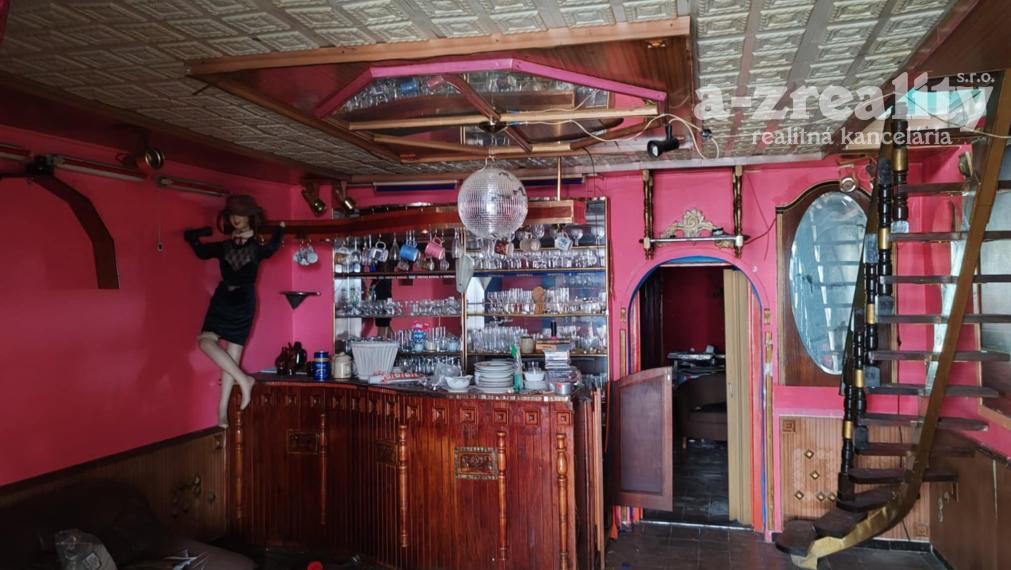 Ponúkame na predaj komerčný objekt v Komárne