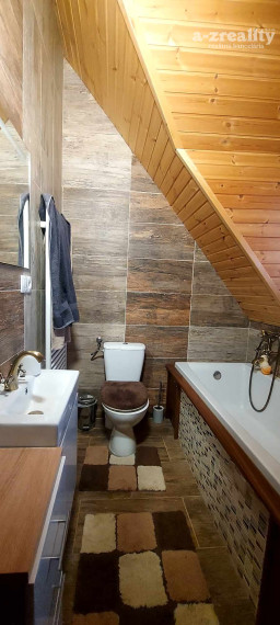 Ponúkame na prenájom kompletne zariadenú chatu  pri Čake