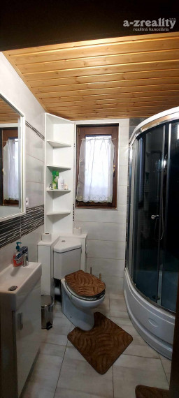 Ponúkame na prenájom kompletne zariadenú chatu  pri Čake