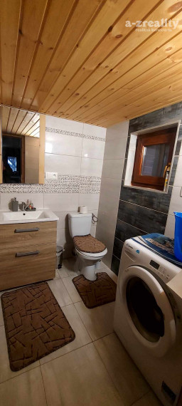 Ponúkame na prenájom kompletne zariadenú chatu  pri Čake