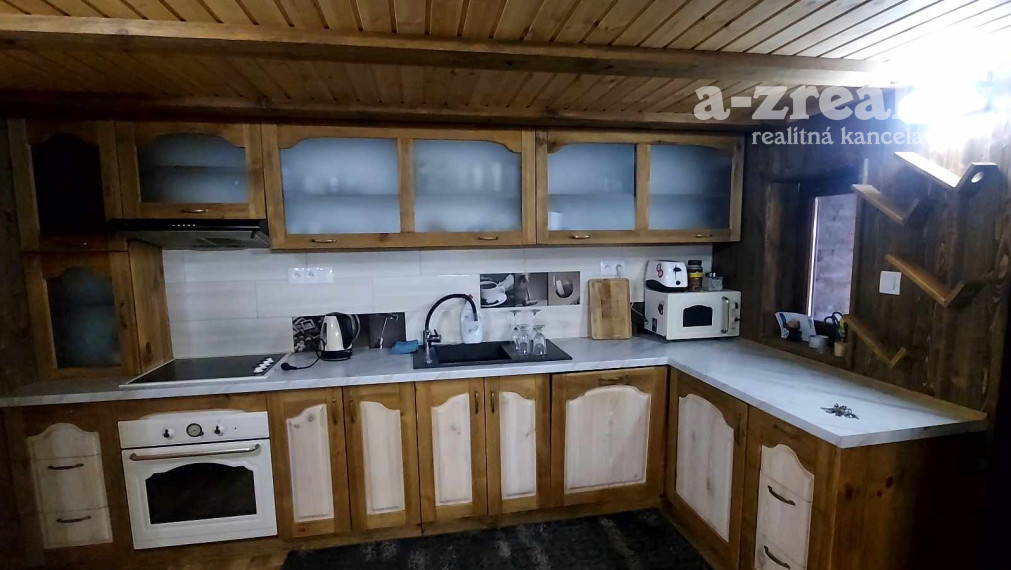 Ponúkame na prenájom kompletne zariadenú chatu  pri Čake