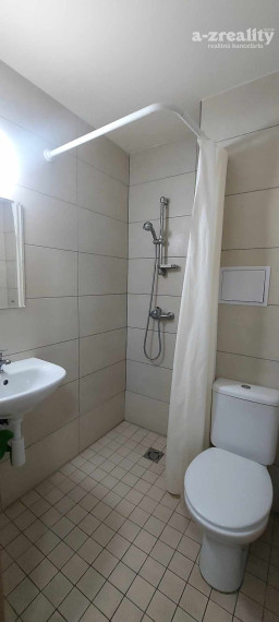 Ponúkame na prenájom zariadený 1 izbový byt v Komárne